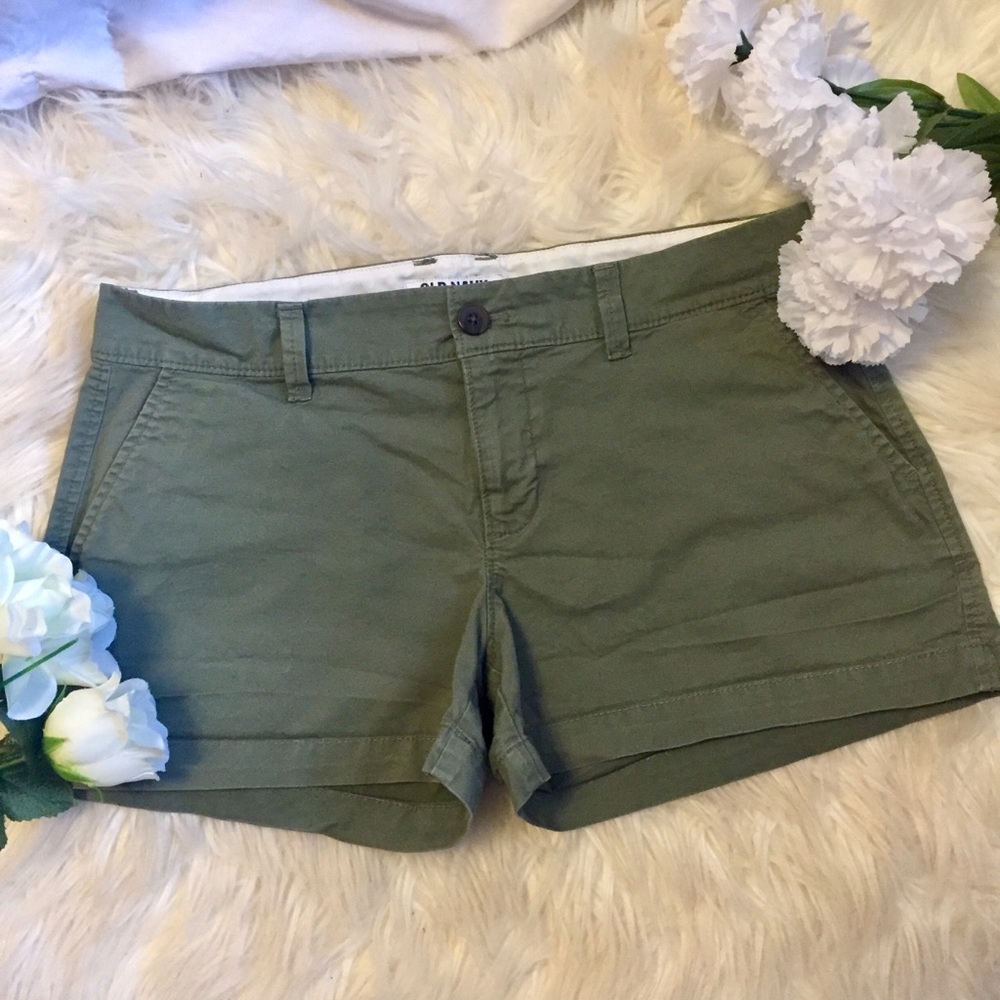 Old Navy Olive Green Shorts {4}